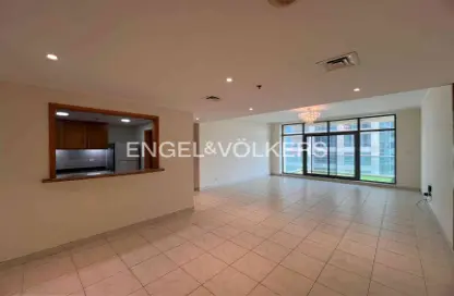 Apartment - 2 Bedrooms - 2 Bathrooms for rent in The Links East Tower - The Links - The Views - Dubai