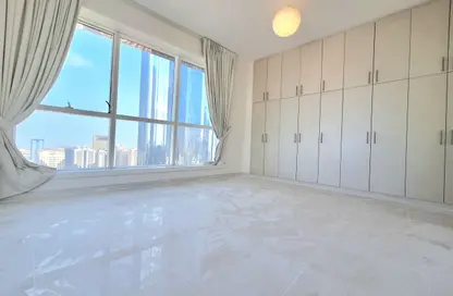 Apartment - 3 Bedrooms - 5 Bathrooms for rent in New Emi State Tower - Airport Road - Abu Dhabi