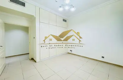 Apartment - 2 Bedrooms - 3 Bathrooms for rent in Al Raffa - Bur Dubai - Dubai