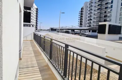 Apartment - 2 Bedrooms - 2 Bathrooms for sale in Waters Edge - Yas Island - Abu Dhabi