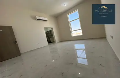 Apartment - 1 Bathroom for rent in Shakhbout City - Abu Dhabi