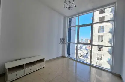 Apartment - 1 Bedroom - 2 Bathrooms for rent in Saleh Bin Lahej Building - Jumeirah Village Circle - Dubai