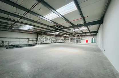 Warehouse - Studio - 4 Bathrooms for rent in Al Warsan 1 - Al Warsan - Dubai