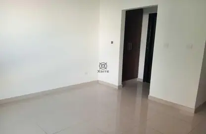 Apartment - 1 Bedroom - 2 Bathrooms for rent in Royal JVC Building - Jumeirah Village Circle - Dubai