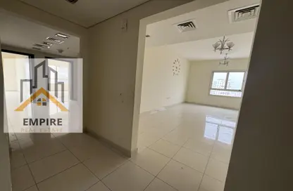 Apartment - 3 Bedrooms - 3 Bathrooms for rent in Al Khan Lagoon Tower - Al Khan Lagoon - Al Khan - Sharjah