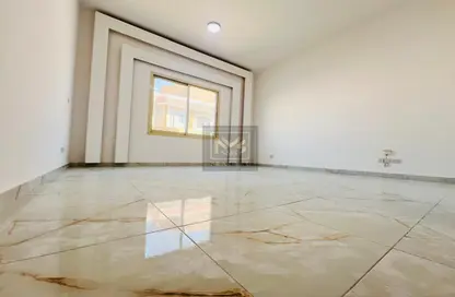 Apartment - 1 Bathroom for rent in Al Mushrif Villas - Al Mushrif - Abu Dhabi