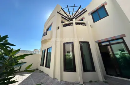 Villa - 4 Bedrooms - 5 Bathrooms for rent in Khalidiya Village - Al Khalidiya - Abu Dhabi