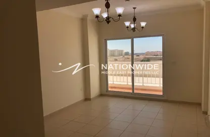 Apartment - 1 Bedroom - 2 Bathrooms for rent in Mazaya 11 - Queue Point - Dubai Land - Dubai