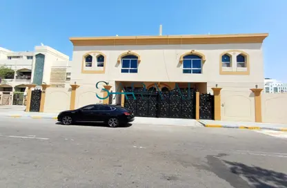 Villa - 4 Bedrooms - 5 Bathrooms for rent in Al Mushrif Villas - Al Mushrif - Abu Dhabi