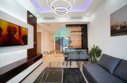 Apartment - 2 Bedrooms - 2 Bathrooms for rent in Burj Royale - Downtown Dubai - Dubai