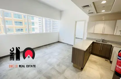 Apartment - 1 Bedroom - 2 Bathrooms for rent in Al Ain Tower - Hamdan Street - Abu Dhabi