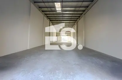 Warehouse - Studio for rent in Mussafah Industrial Area - Mussafah - Abu Dhabi