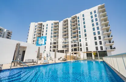 Apartment - 2 Bedrooms - 2 Bathrooms for sale in Waters Edge - Yas Island - Abu Dhabi