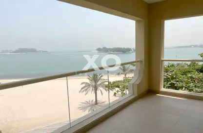 Balcony image for: Apartment - 2 Bedrooms - 2 Bathrooms for rent in Jash Falqa - Shoreline Apartments - Palm Jumeirah - Dubai, Image 1