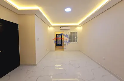 Apartment - 1 Bathroom for rent in Hadbat Al Zafranah - Muroor Area - Abu Dhabi