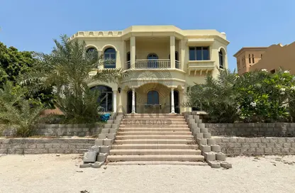 Villa - 5 Bedrooms - 6 Bathrooms for rent in Garden Homes - Palm Jumeirah - Dubai