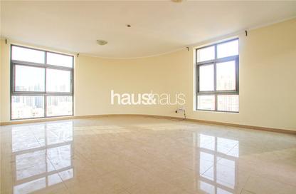 Apartment - 2 Bedrooms - 3 Bathrooms for sale in The Links West Tower - The Links - The Views - Dubai