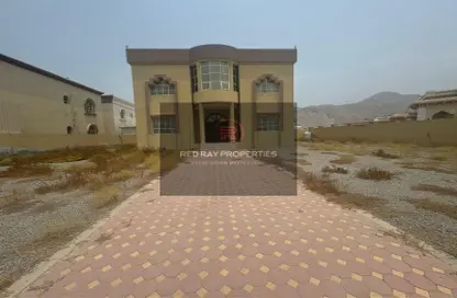 Villa - 6 Bedrooms - 5 Bathrooms for rent in Julfar - Ras Al Khaimah