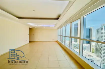 Apartment - 3 Bedrooms - 5 Bathrooms for rent in Wave tower - Corniche Road - Abu Dhabi