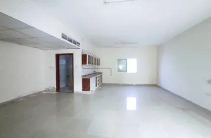 Apartment - 1 Bathroom for rent in Hajar Building - Muwaileh Commercial - Sharjah