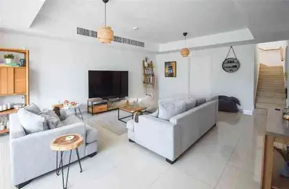 Villa - 3 Bedrooms - 3 Bathrooms for sale in Springs 11 - The Springs - Dubai