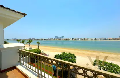 Villa - 4 Bedrooms - 6 Bathrooms for rent in Garden Homes Frond C - Garden Homes - Palm Jumeirah - Dubai