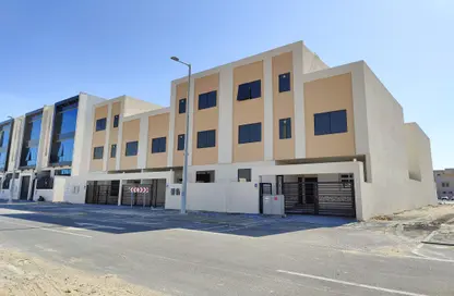 Villa - 4 Bedrooms - 5 Bathrooms for rent in Mohamed Bin Zayed Centre - Mohamed Bin Zayed City - Abu Dhabi