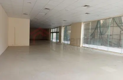 Shop - Studio - 2 Bathrooms for rent in Abu shagara - Sharjah