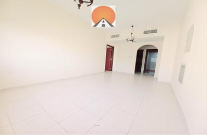 Apartment - 1 Bedroom - 2 Bathrooms for rent in Muwailih Building - Muwaileh - Sharjah