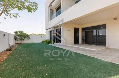 Villa - 5 Bedrooms - 7 Bathrooms for sale in West Yas - Yas Island - Abu Dhabi