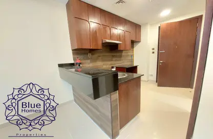 Apartment - 1 Bathroom for rent in Khalid Bin Al Waleed Road - Bur Dubai - Dubai