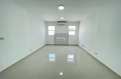 Apartment - 2 Bathrooms for rent in Between Two Bridges - Abu Dhabi