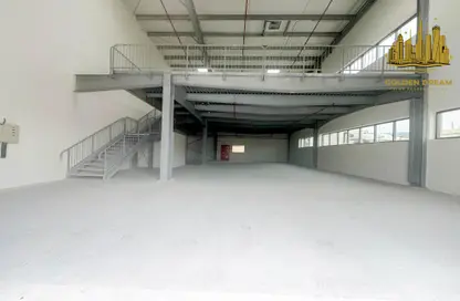 Warehouse - Studio - 2 Bathrooms for rent in Ras Al Khor - Dubai