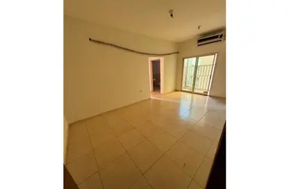 Apartment - 1 Bedroom - 1 Bathroom for rent in Corniche Tower - Ajman Corniche Road - Ajman