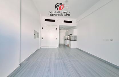 Apartment - 1 Bathroom for rent in Al Warsan 4 - Al Warsan - Dubai