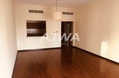 Apartment - 1 Bedroom - 2 Bathrooms for rent in Green Lakes Towers - JLT Cluster S - Jumeirah Lake Towers - Dubai