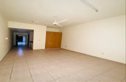 Apartment - 1 Bathroom for rent in Al Baraha - Deira - Dubai