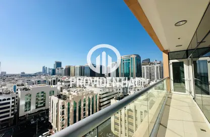 Apartment - 3 Bedrooms - 5 Bathrooms for rent in United Square - Al Khalidiya - Abu Dhabi