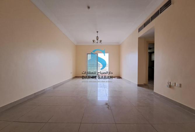 Apartment - 2 Bedrooms - 2 Bathrooms for rent in Al Nahda Complex - Al Nahda - Sharjah