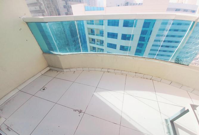 للايجار في برج عالية: *parking Free 2bhk Balcony 3 Bath 2master Bedroom 