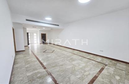 Compound - 4 Bedrooms - 4 Bathrooms for rent in Umm Suqeim 1 Villas - Umm Suqeim 1 - Umm Suqeim - Dubai