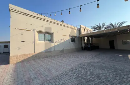 Villa - 6 Bedrooms - 7 Bathrooms for sale in Muwafja - Wasit - Sharjah