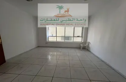 Apartment - 3 Bedrooms - 3 Bathrooms for rent in Dar Al Majaz - Jamal Abdul Nasser Street - Al Majaz - Sharjah