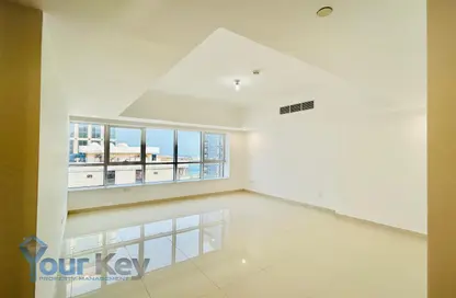 Apartment - 2 Bedrooms - 2 Bathrooms for rent in Silver Tower - Corniche Road - Abu Dhabi