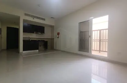 Apartment - 1 Bathroom for rent in Infinity Building - Sheikh Zayed Road - Dubai