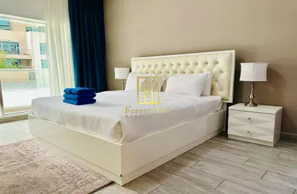 Apartment - 1 Bedroom - 2 Bathrooms for rent in Burj Al Nujoom - Downtown Dubai - Dubai