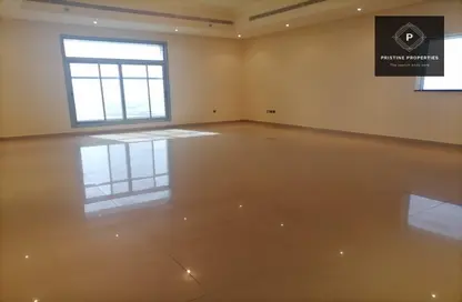 Apartment - 3 Bedrooms - 4 Bathrooms for rent in Silver Wave Tower - Al Mina - Abu Dhabi