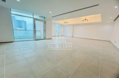 Apartment - 3 Bedrooms - 4 Bathrooms for rent in Liwa Centre Towers - Hamdan Street - Abu Dhabi