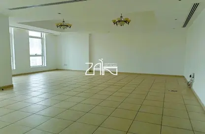 Apartment - 3 Bedrooms - 3 Bathrooms for rent in Hamdan Street - Abu Dhabi