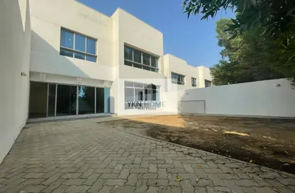 Villa - 4 Bedrooms - 5 Bathrooms for rent in Ministries Complex - Khalifa Park - Eastern Road - Abu Dhabi